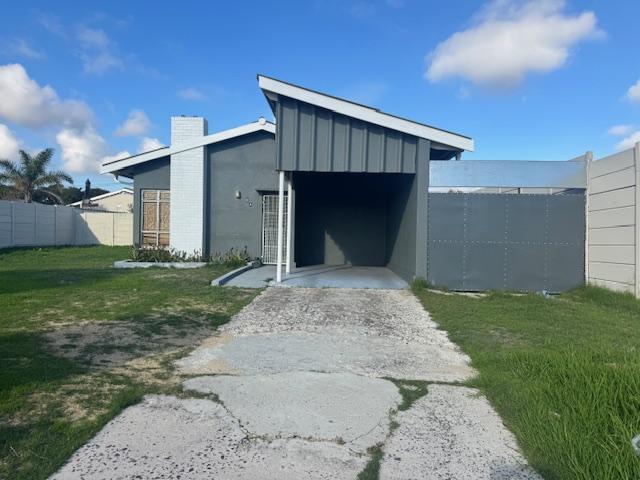 To Let 3 Bedroom Property for Rent in Bothasig Western Cape